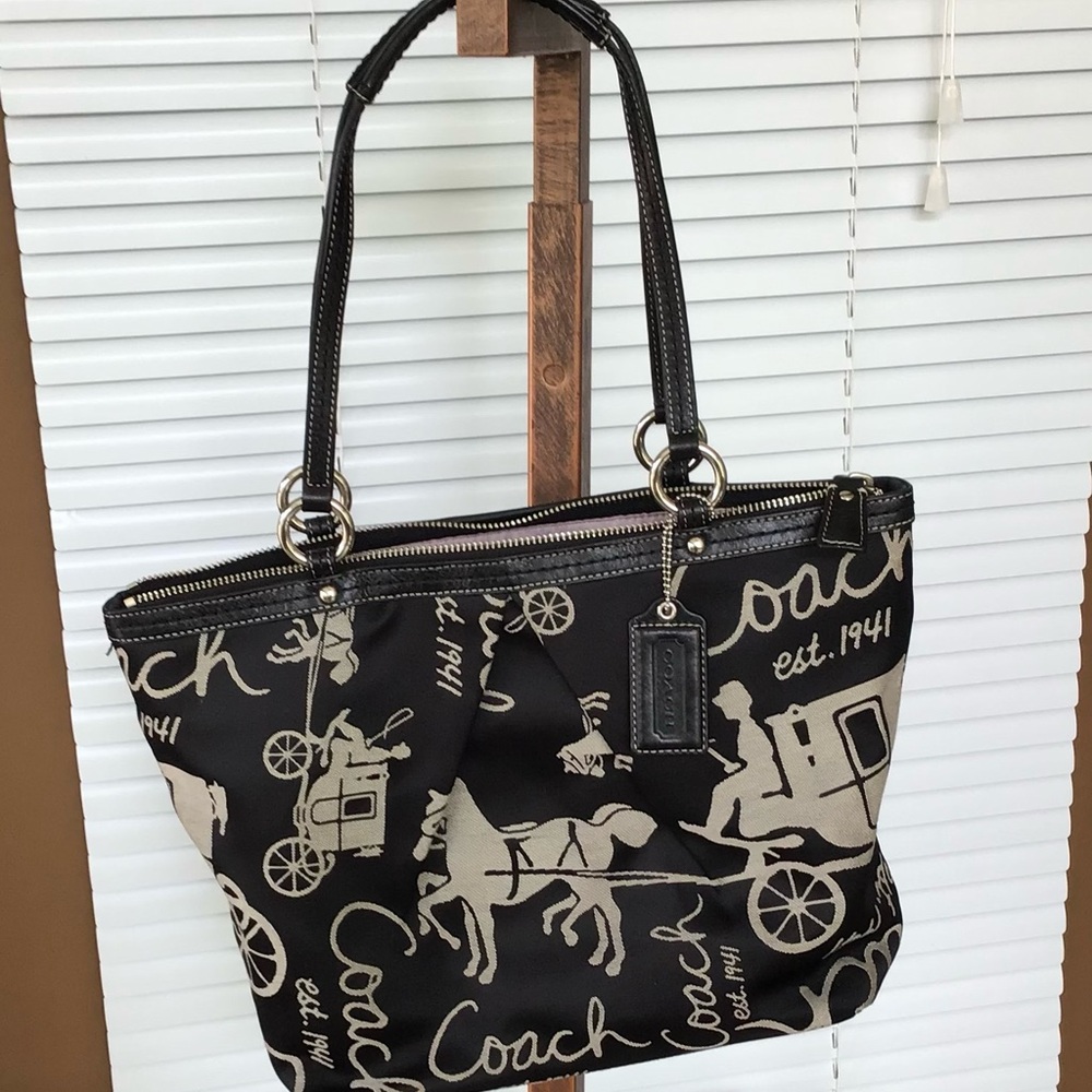 ✅Just Reduced✅Coach Black Tote Bag